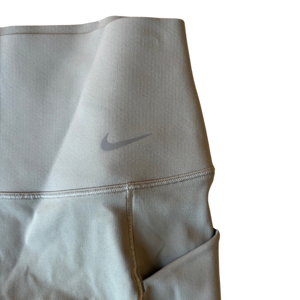 Nike Buttery Soft Leggings with pockets - Khaki - Large
